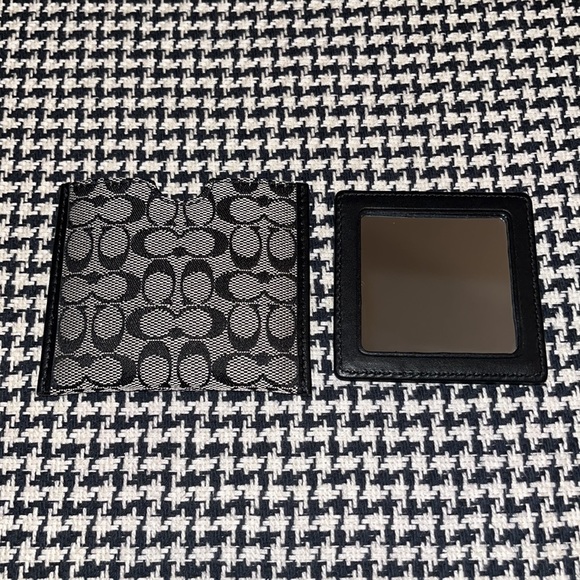 Coach Pocket Mirror - Picture 4 of 5